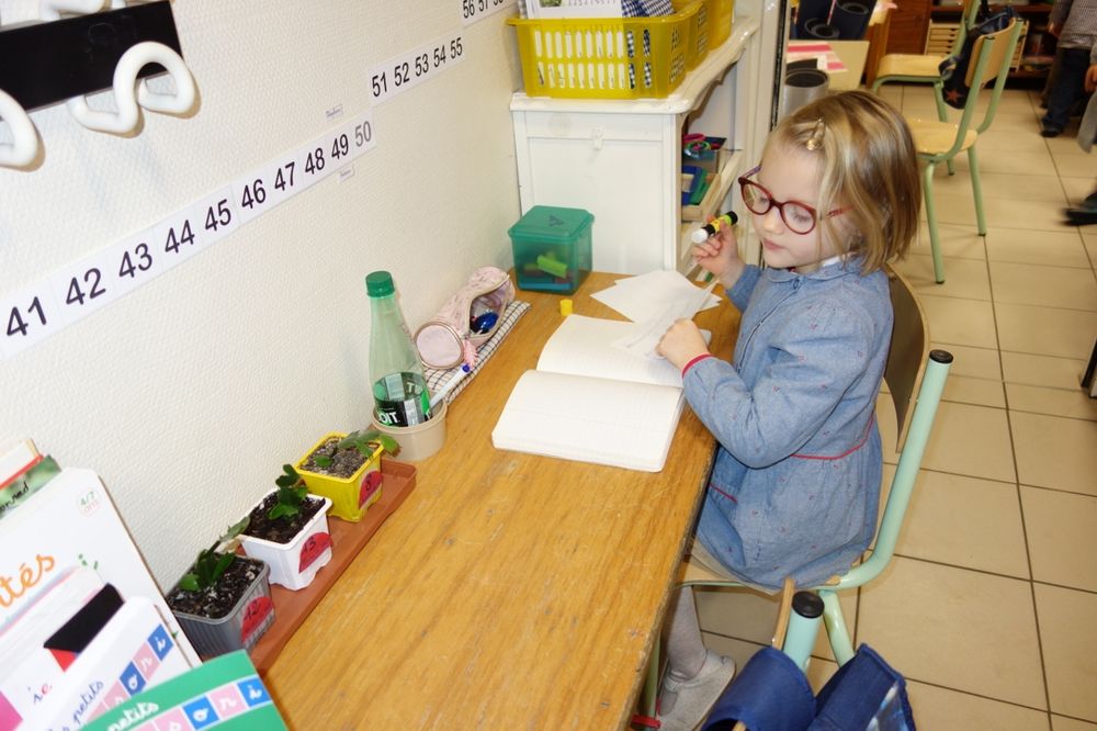 En classe de Maternelle.