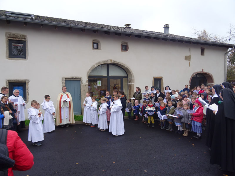 Lire la suite à propos de l’article Vendredi 25 novembre, bénédiction du nouveau bâtiment, baptisé la Ste Famille