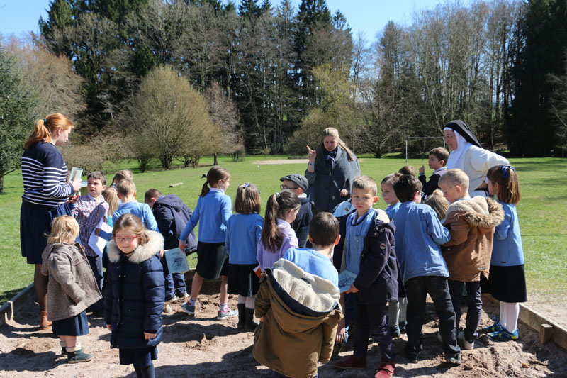 You are currently viewing Jeux dans notre parc après-midi du Jeudi Saint